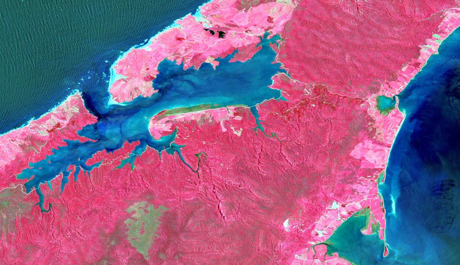 Colour infrared composite of the same Sentinel-2 scene, vegetation in red.